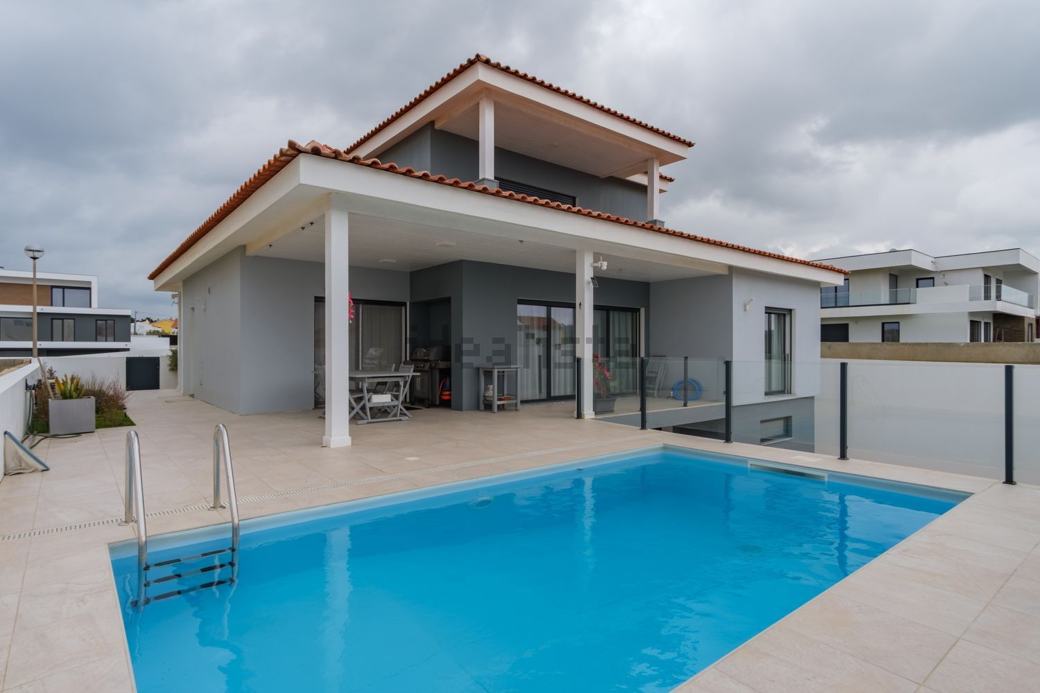 小楼房或独栋别墅出售在Travessa do Mar - 游泳池