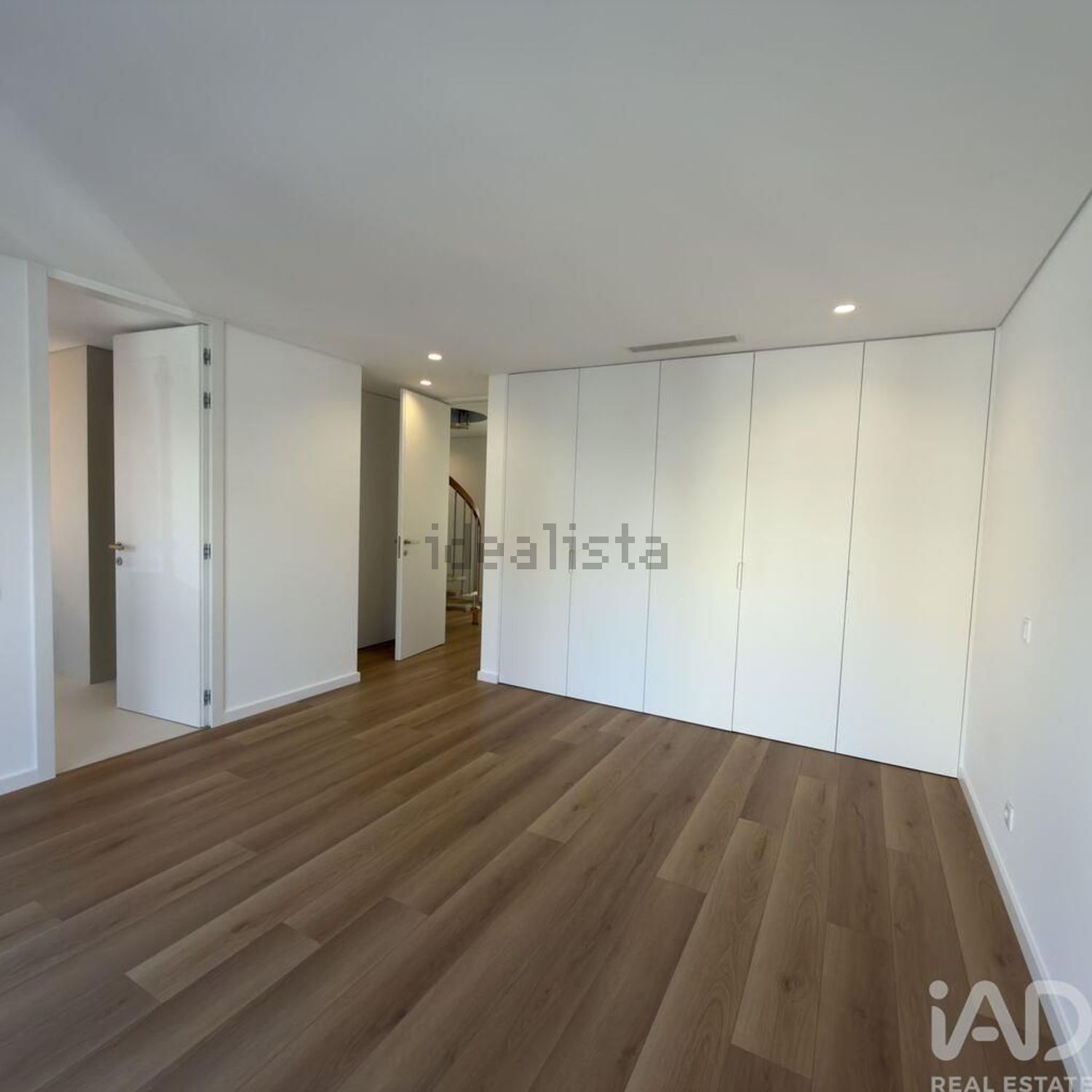 小楼房或独栋别墅出售在São Pedro do Estoril - 卧室