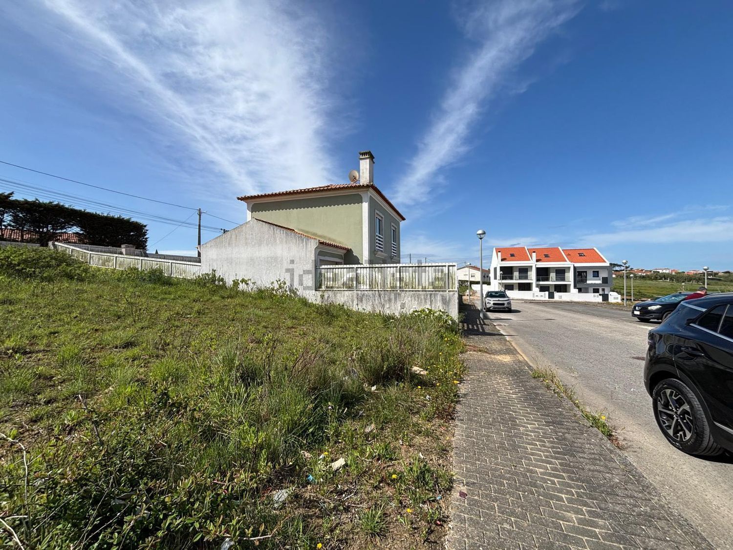 小楼房或独栋别墅出售在Rua Central - 花园