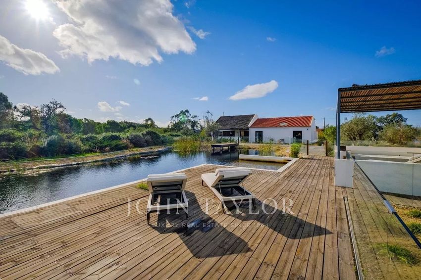 小楼房或独栋别墅出售在Rua de Melides