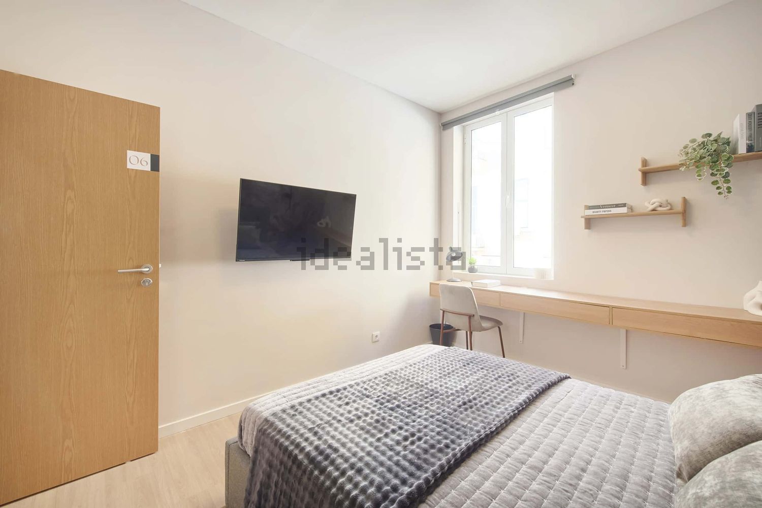 出租房间在Largo Vitorino Damásio, 2 - 卧室