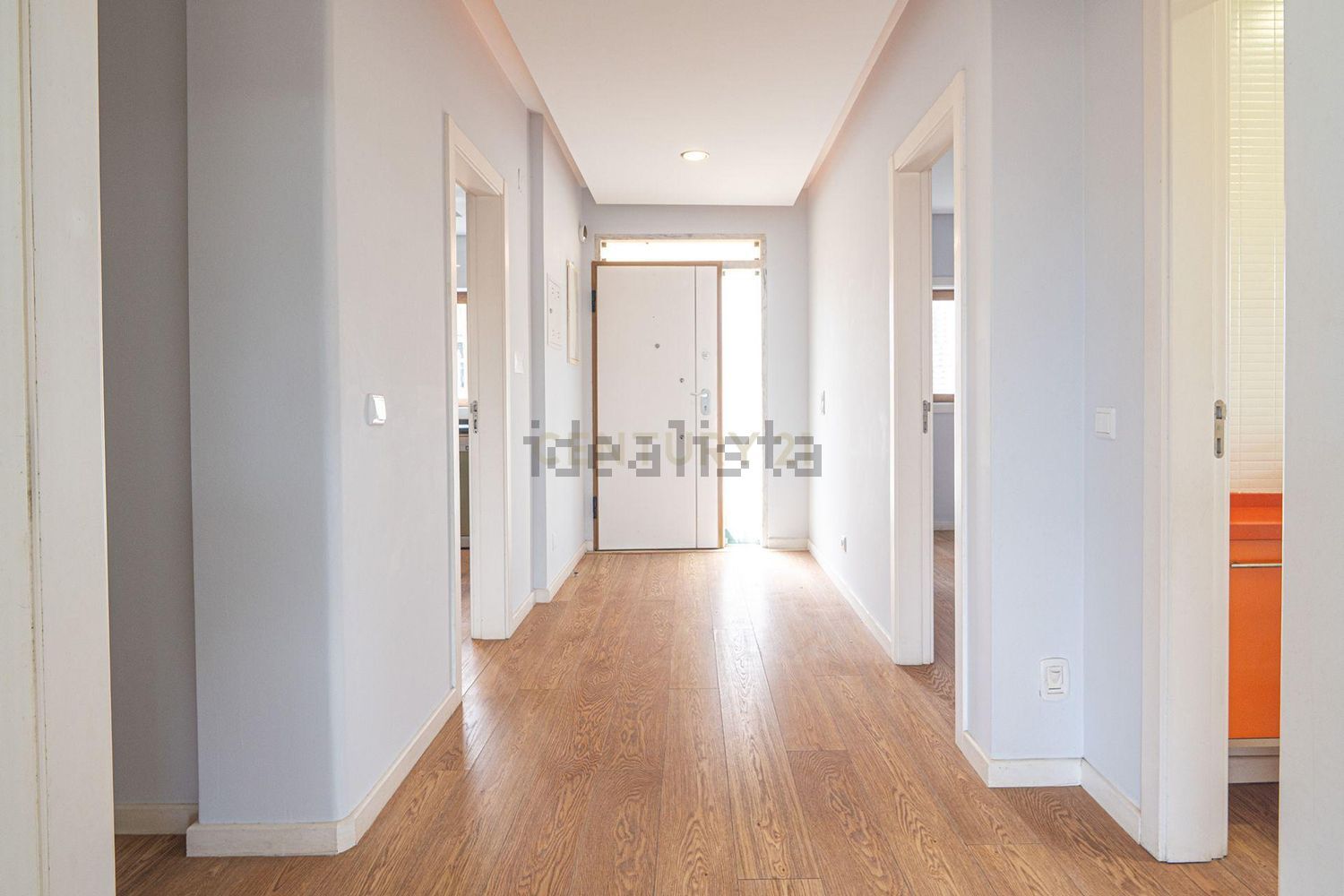 小楼房或独栋别墅出售在Rua Engenheiro José Caetano Salema Garção, 29 - 过道