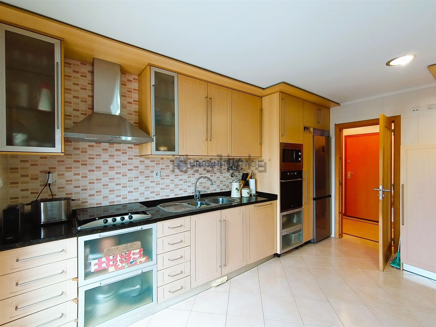 公寓 t2出售在Rua Helena Sá da Costa, 9 - 厨房