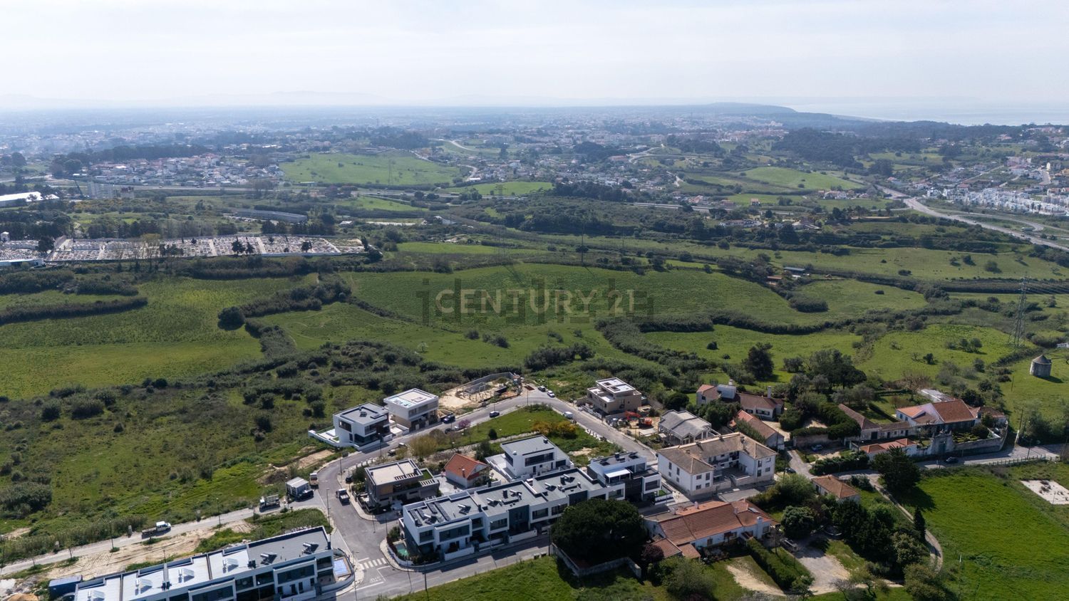 小楼房或独栋别墅出售在Rua Capitão Salgueiro Maia - 视线