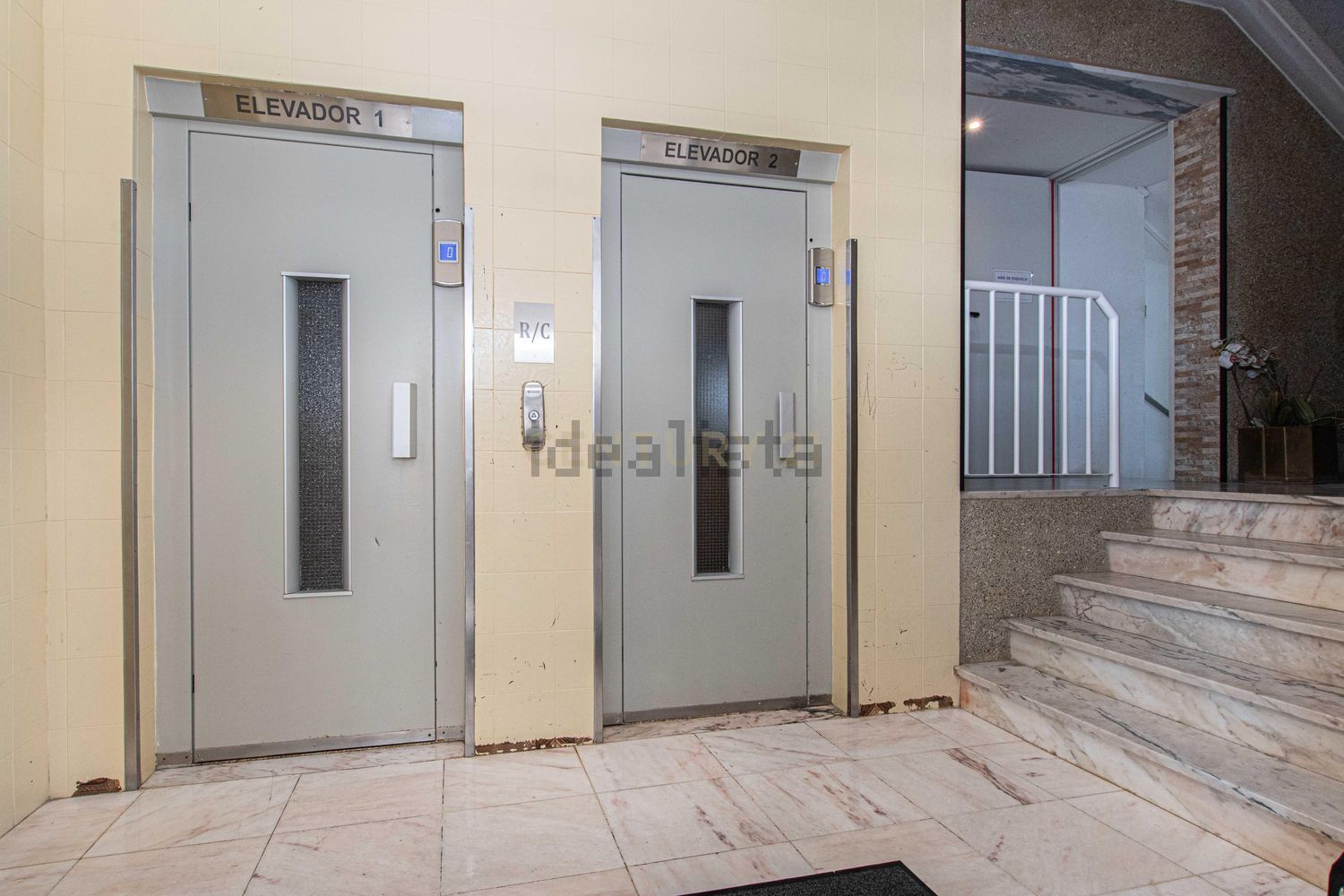 公寓 t3出售在Rua Professor Victor Manuel Morais, 2 - 过道