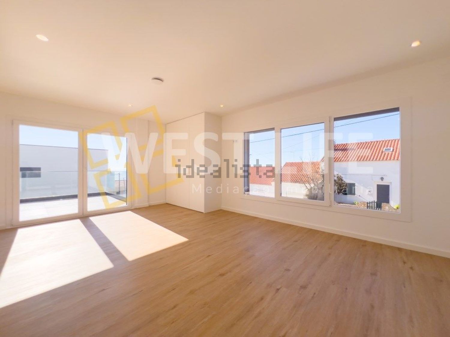 小楼房或独栋别墅出售在São Pedro da Cadeira - 照片