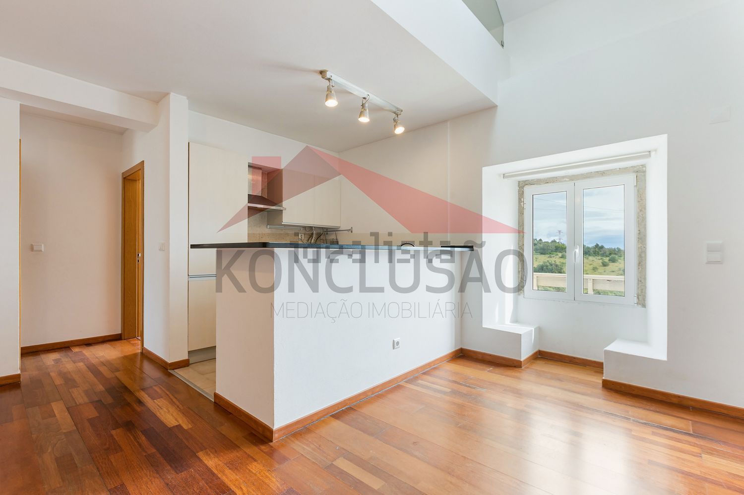 出租复式公寓在Bairro dos Mojões - 厨房