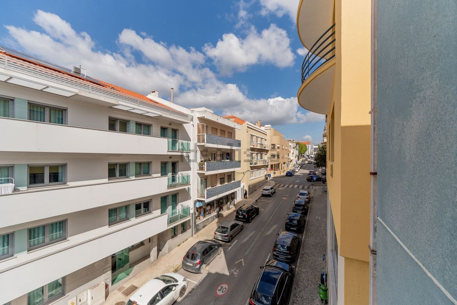 公寓 t4出售在Rua António Batalha Reis - 视线