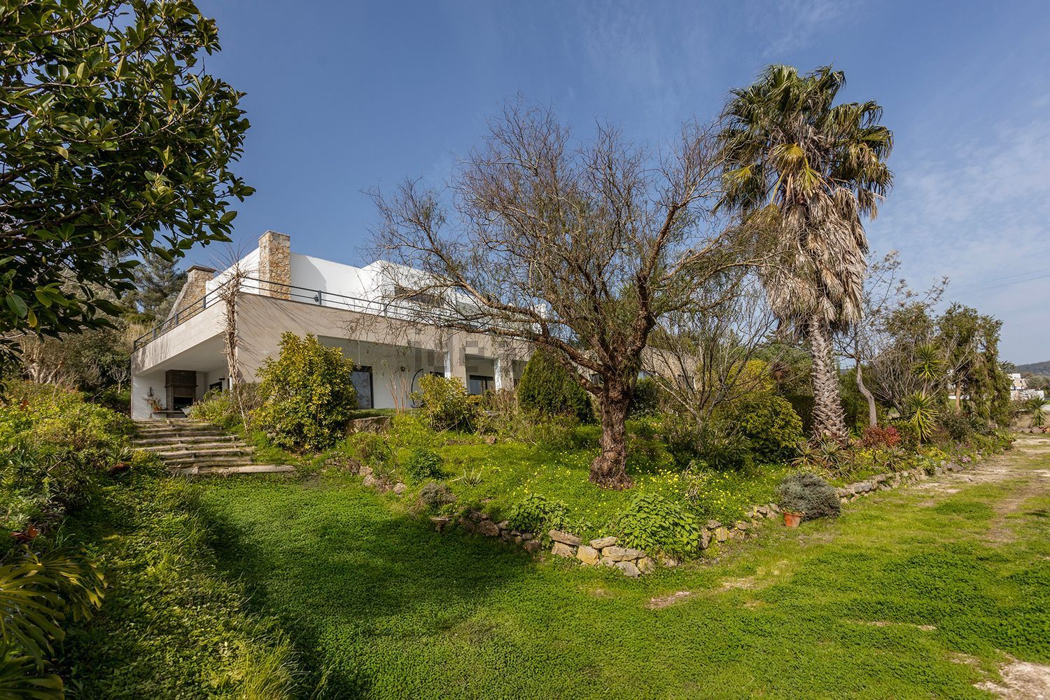 小楼房或独栋别墅出售在Travessa dos Sousas, 11 - 花园