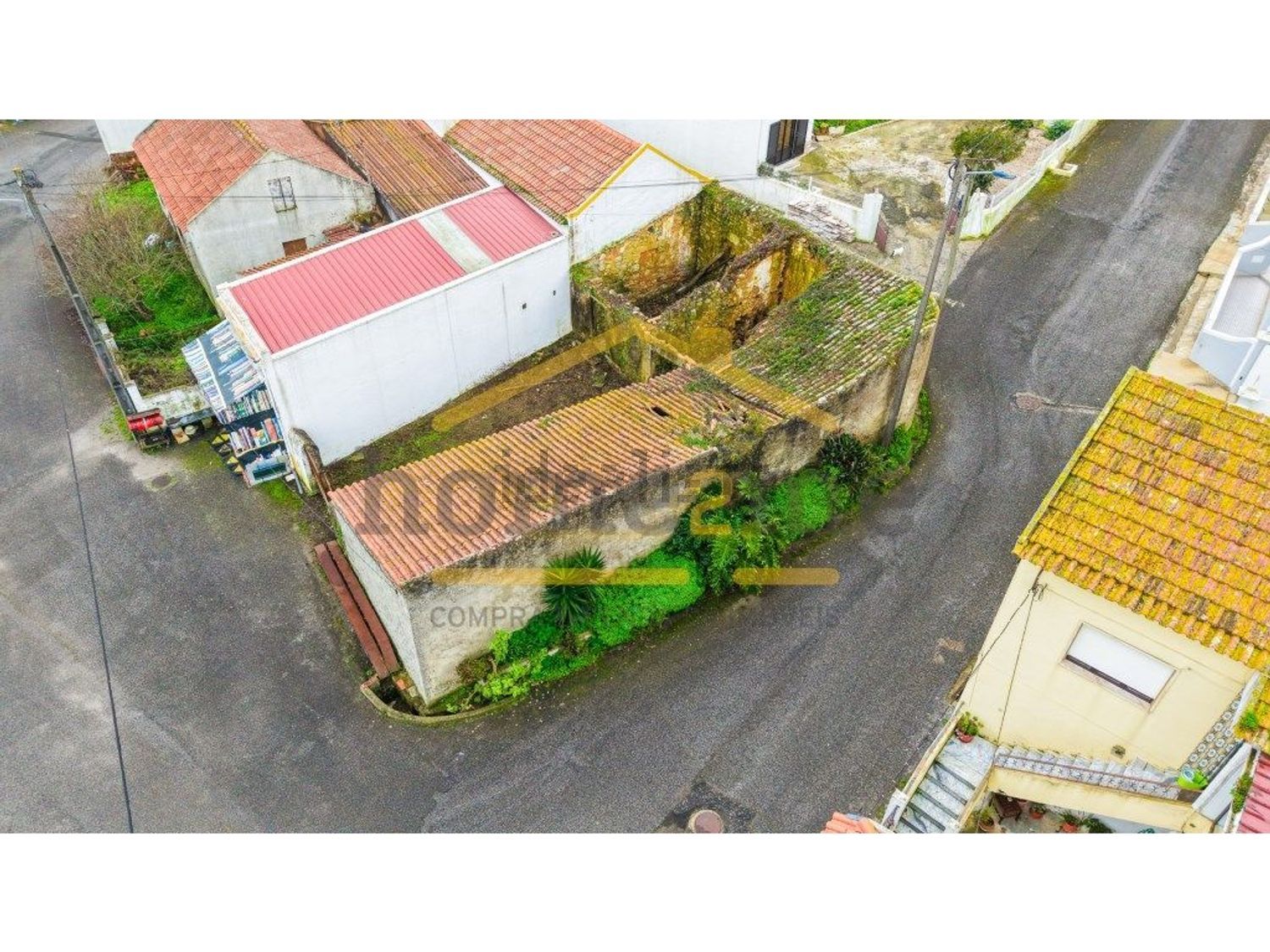 小楼房或独栋别墅出售在São Quintino - 照片