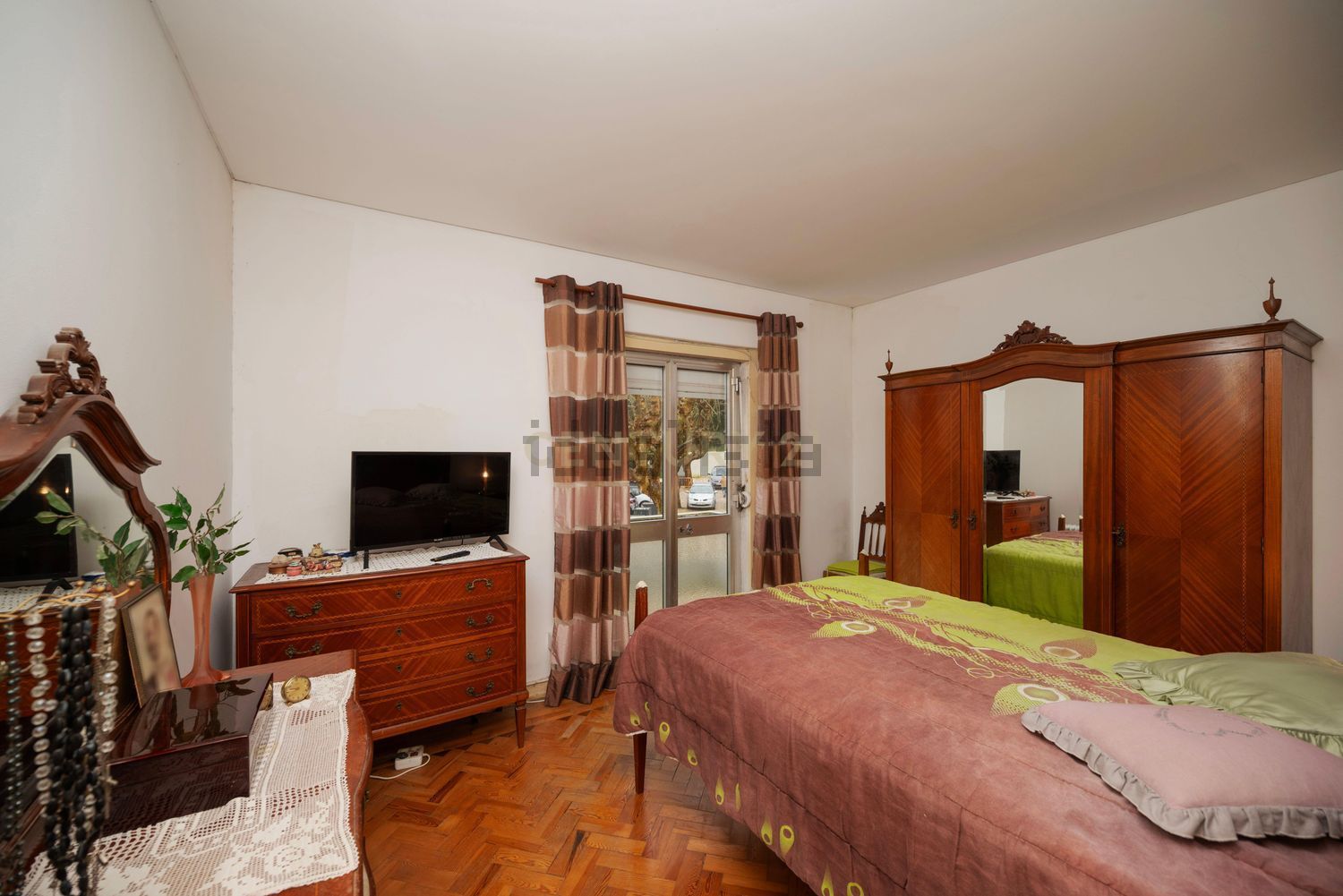 小楼房或独栋别墅出售在Praça Dom Fernando II, 6 - 卧室