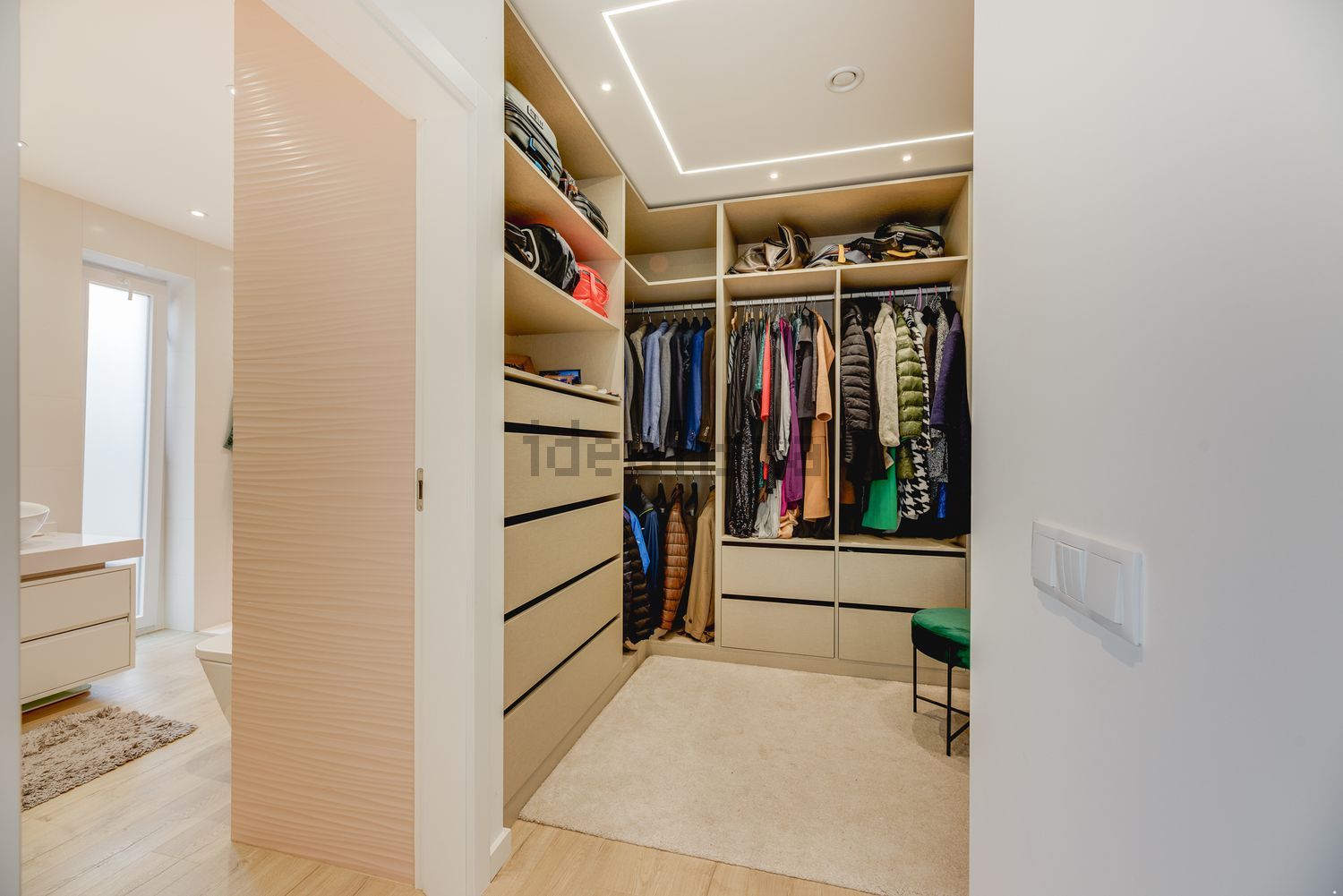 小楼房或独栋别墅出售在Rua da Mandinga s/n - 试衣间