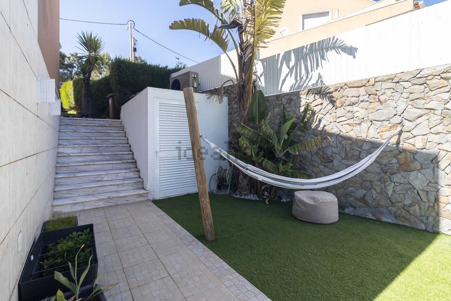 小楼房或独栋别墅出售在Rua Jorge Brum do Canto - 外立面