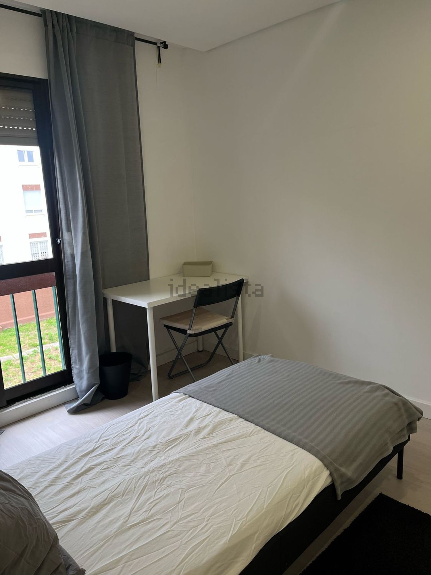 出租房间在Rua Simão da Veiga, 8 - 卧室