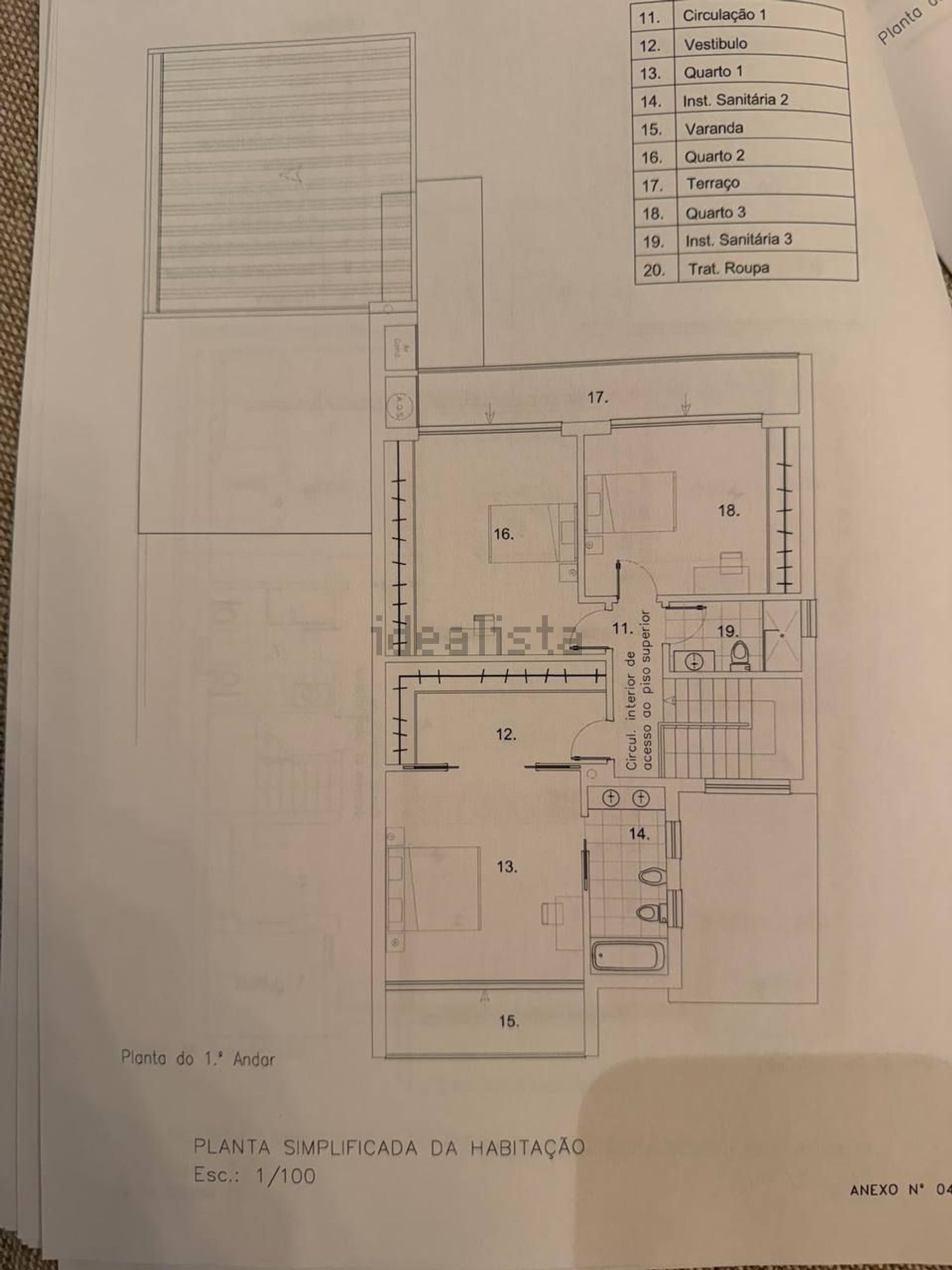 小楼房或独栋别墅出售在Avenida Movimento das Forças Armadas, 8 - 平面图