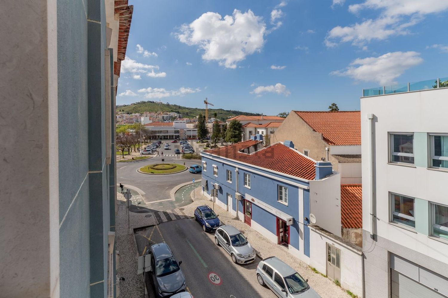 公寓 t4出售在Rua António Batalha Reis - 视线