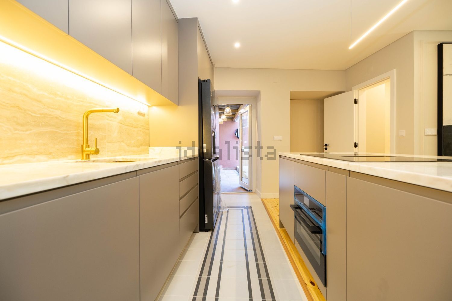 双拼别墅出售在Avenida Doutor Leão de Oliveira - 试衣间