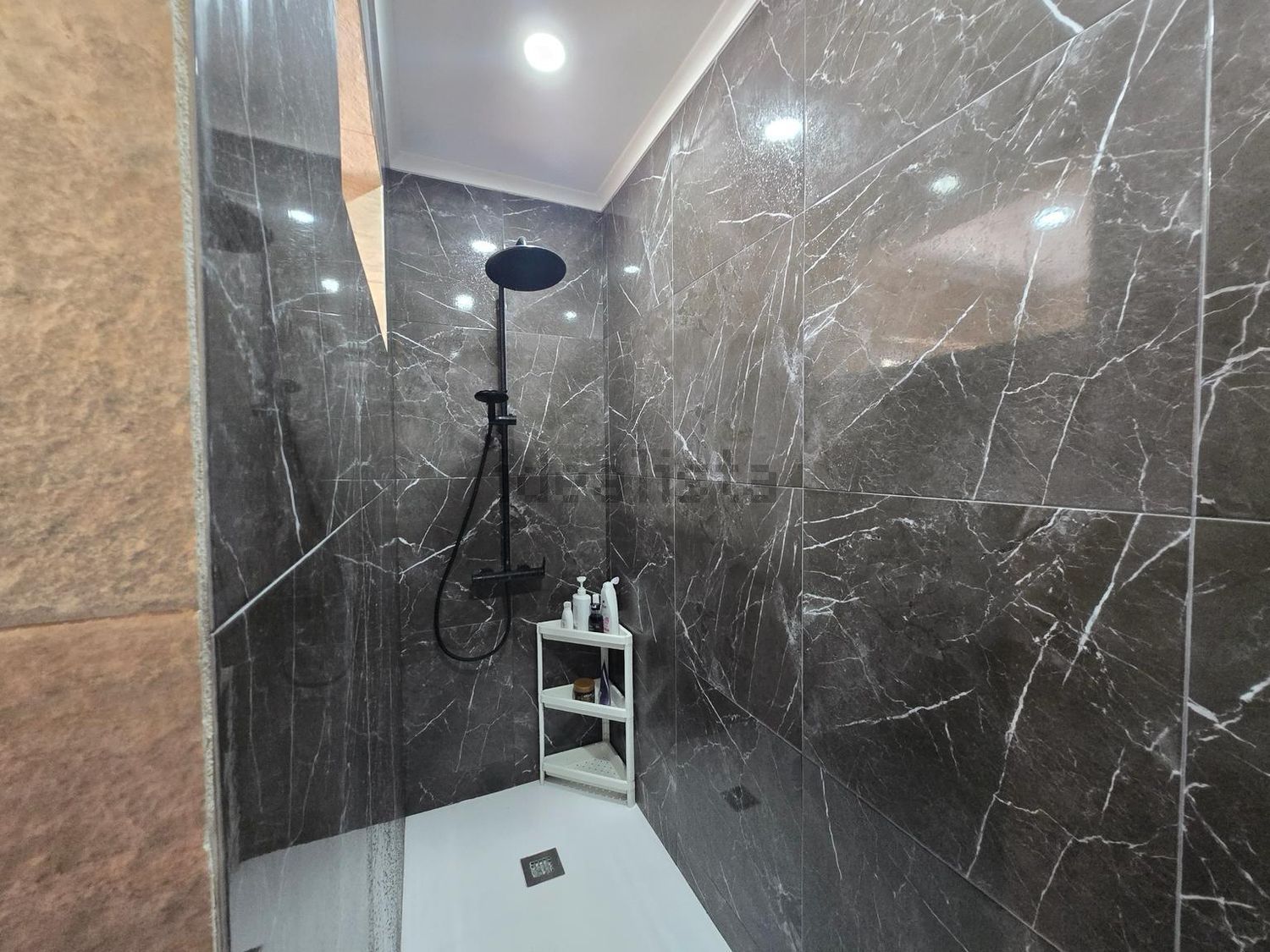 小楼房或独栋别墅出售在Estrada Nacional 10 - 卫生间