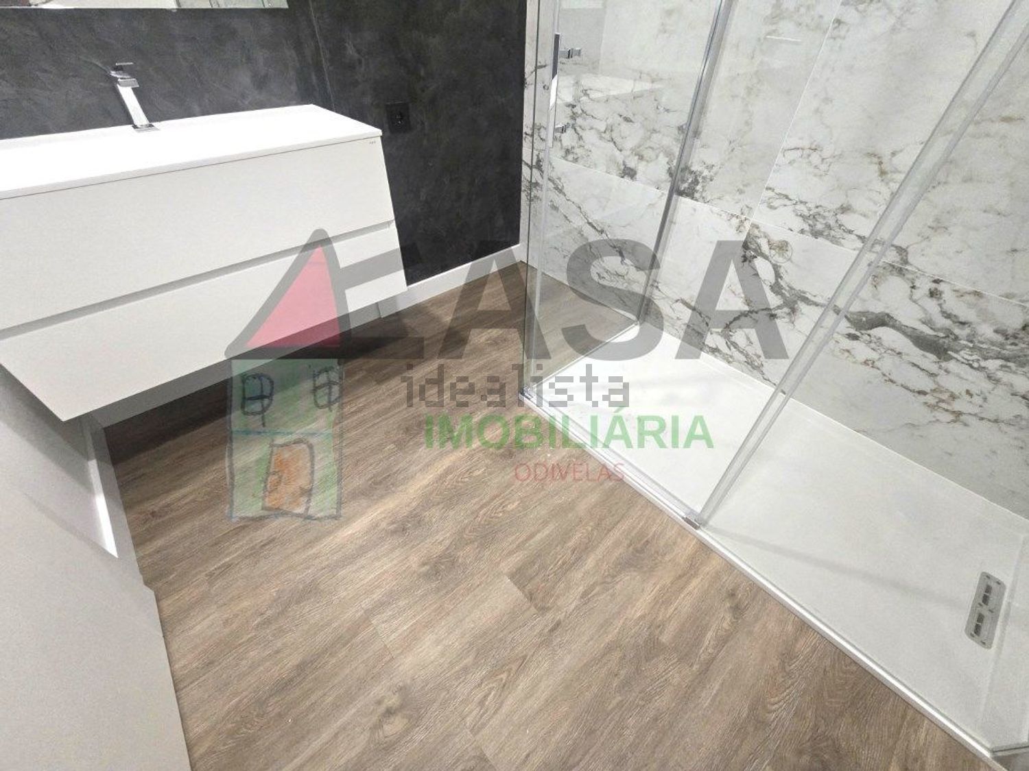 公寓 t2出售在Avenida Doutor António Silva Marques, 10 - 卫生间