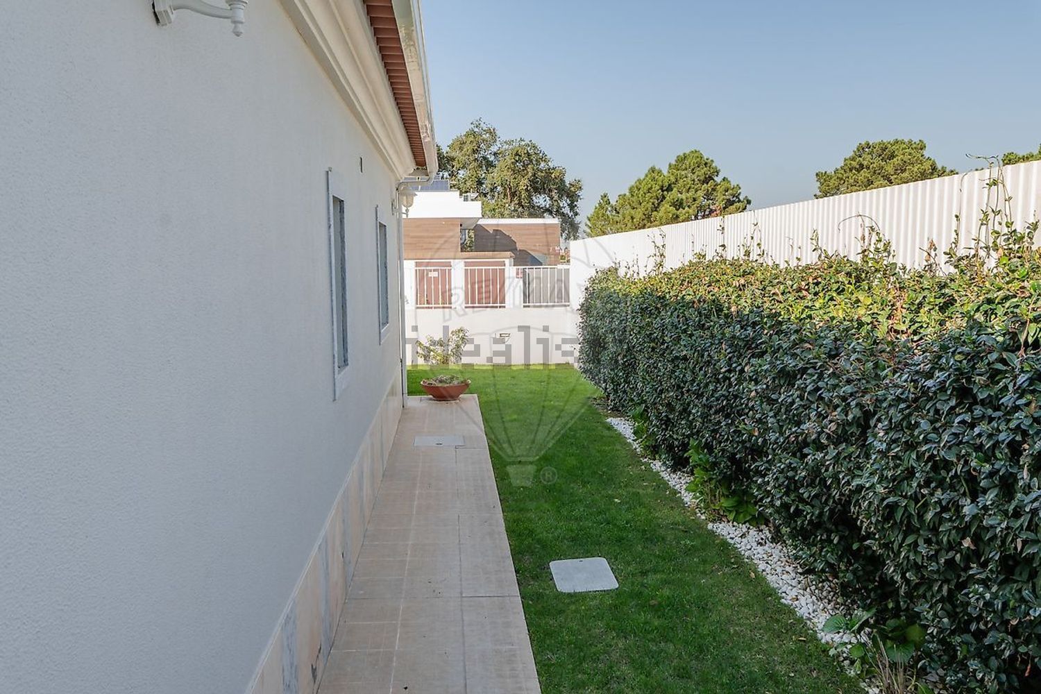 小楼房或独栋别墅出售在Rua do Rosmaninho - 外立面