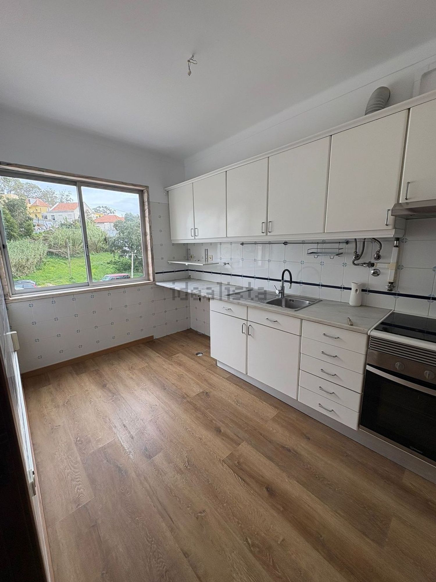 出租公寓 t2在Rua Armando Cortesão, 28 - 厨房