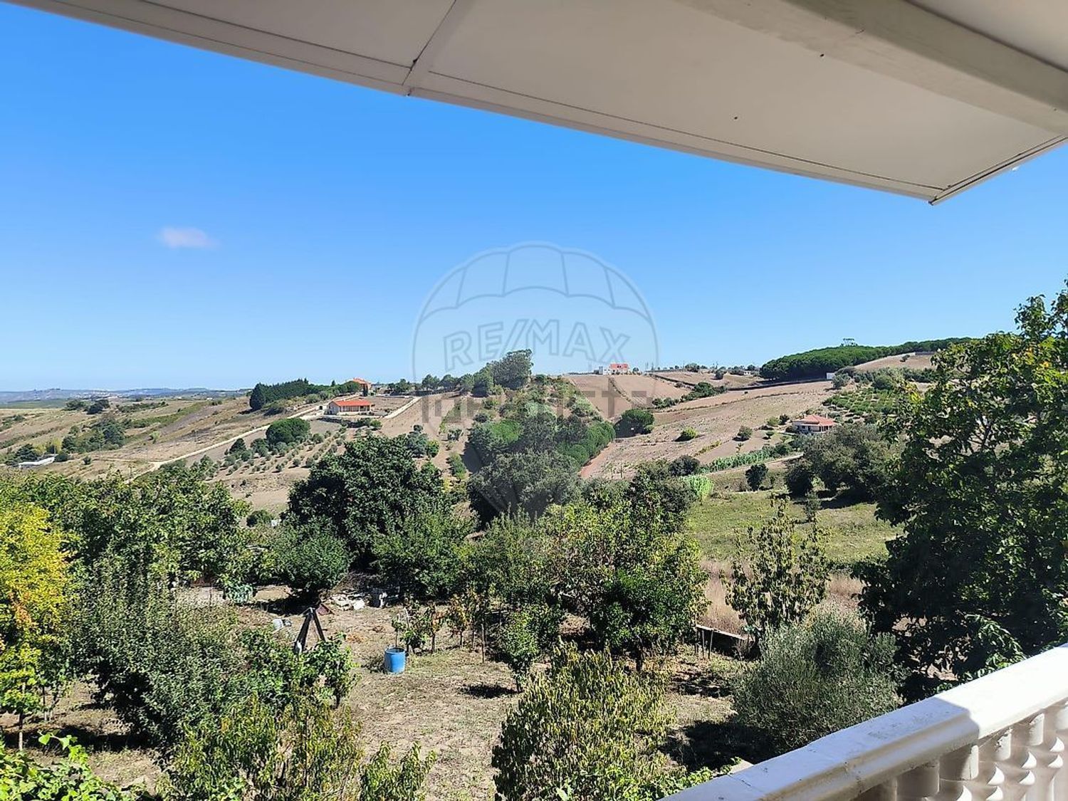 小楼房或独栋别墅出售在Rua da Mata de Palhacana - 视线