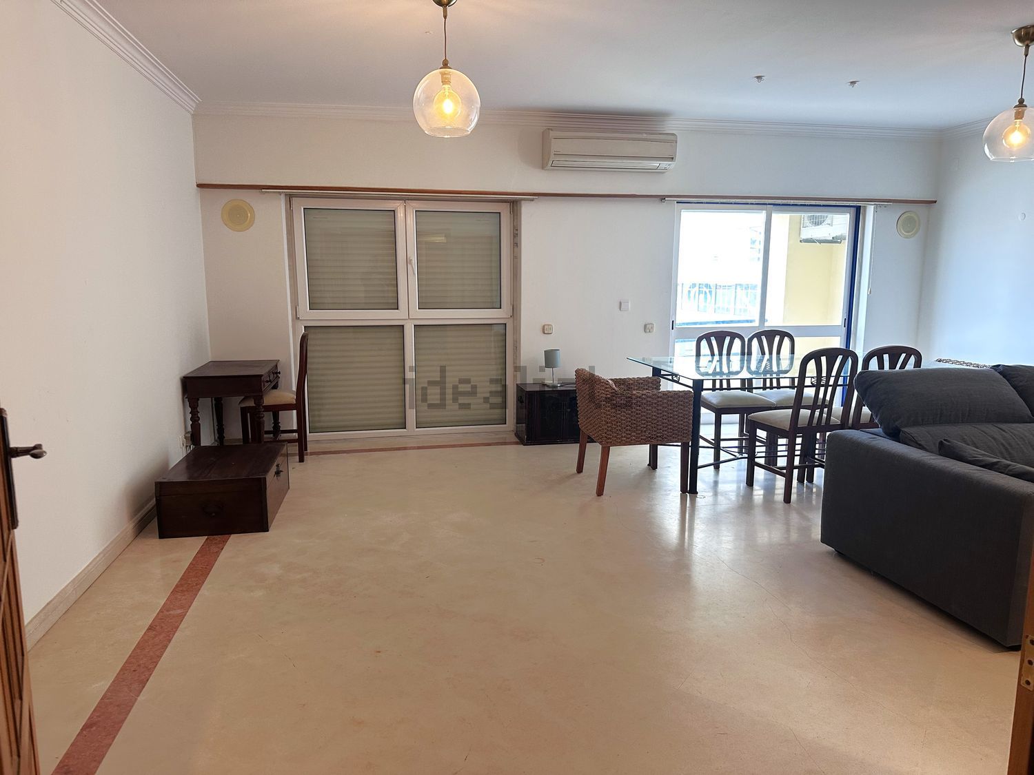 出租公寓 t4在Rua Ventura Abrantes, 7 - 客厅