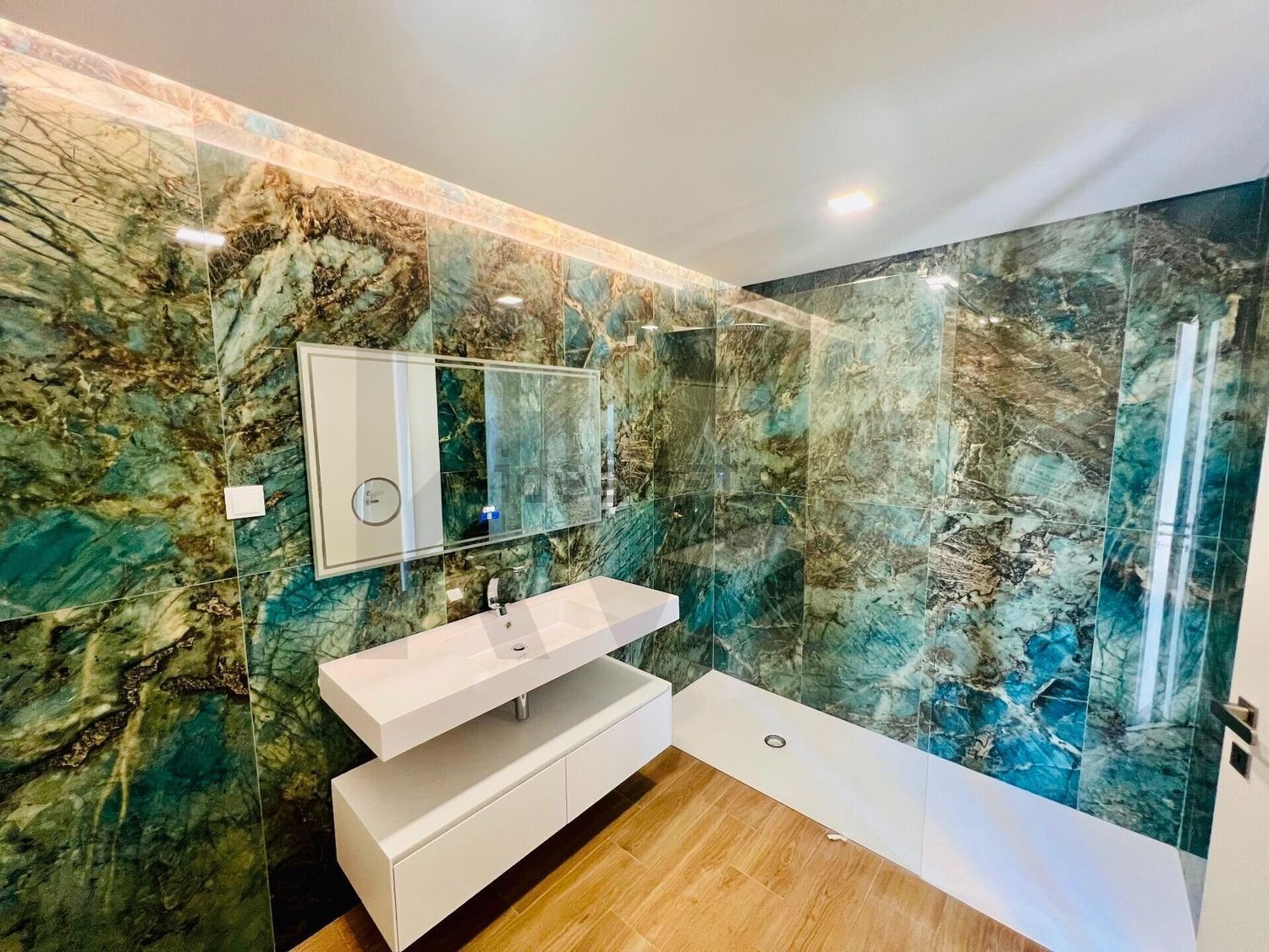 小楼房或独栋别墅出售在Rua das Salemas s/n - 卫生间