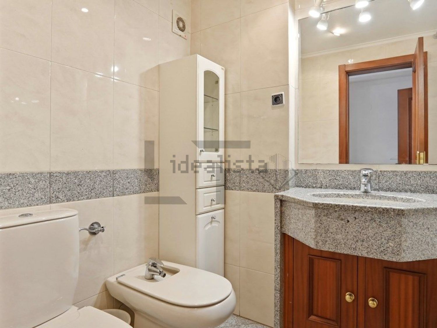 出租公寓 t2在Rua Comandante Cousteau - 卫生间