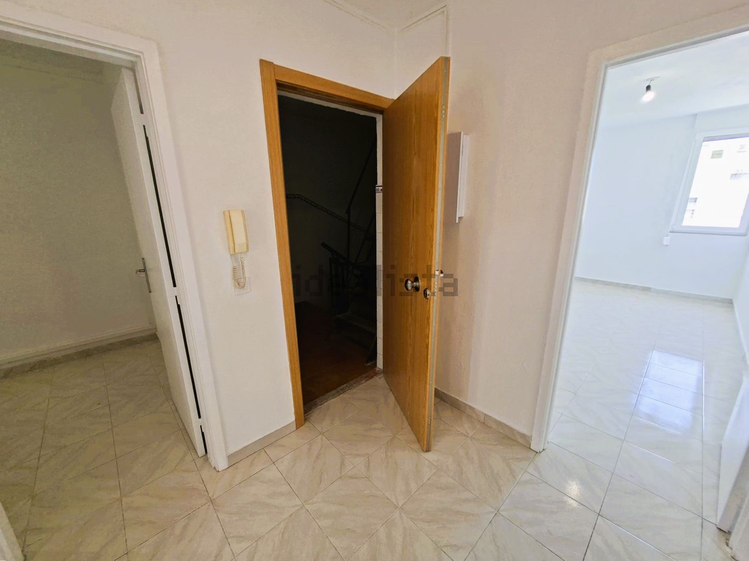 出租公寓 t4在Praceta Maria Helena Vieira da Silva - 前厅