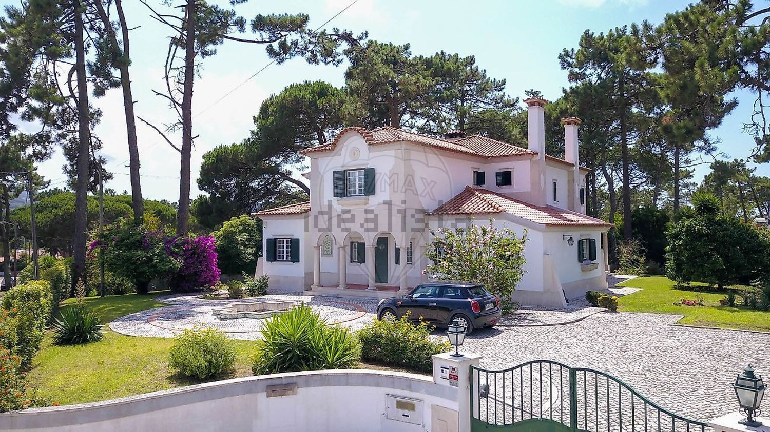 小楼房或独栋别墅出售在Rua da Mofina - 外立面