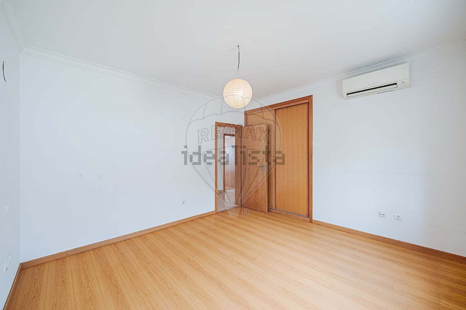 小楼房或独栋别墅出售在Rua Jorge Peixinho - 照片