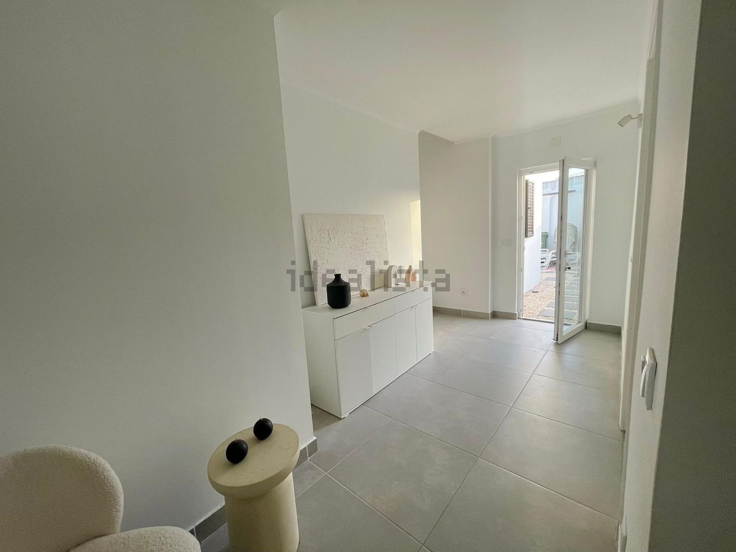 小楼房或独栋别墅出售在Estrada Municipal - 过道