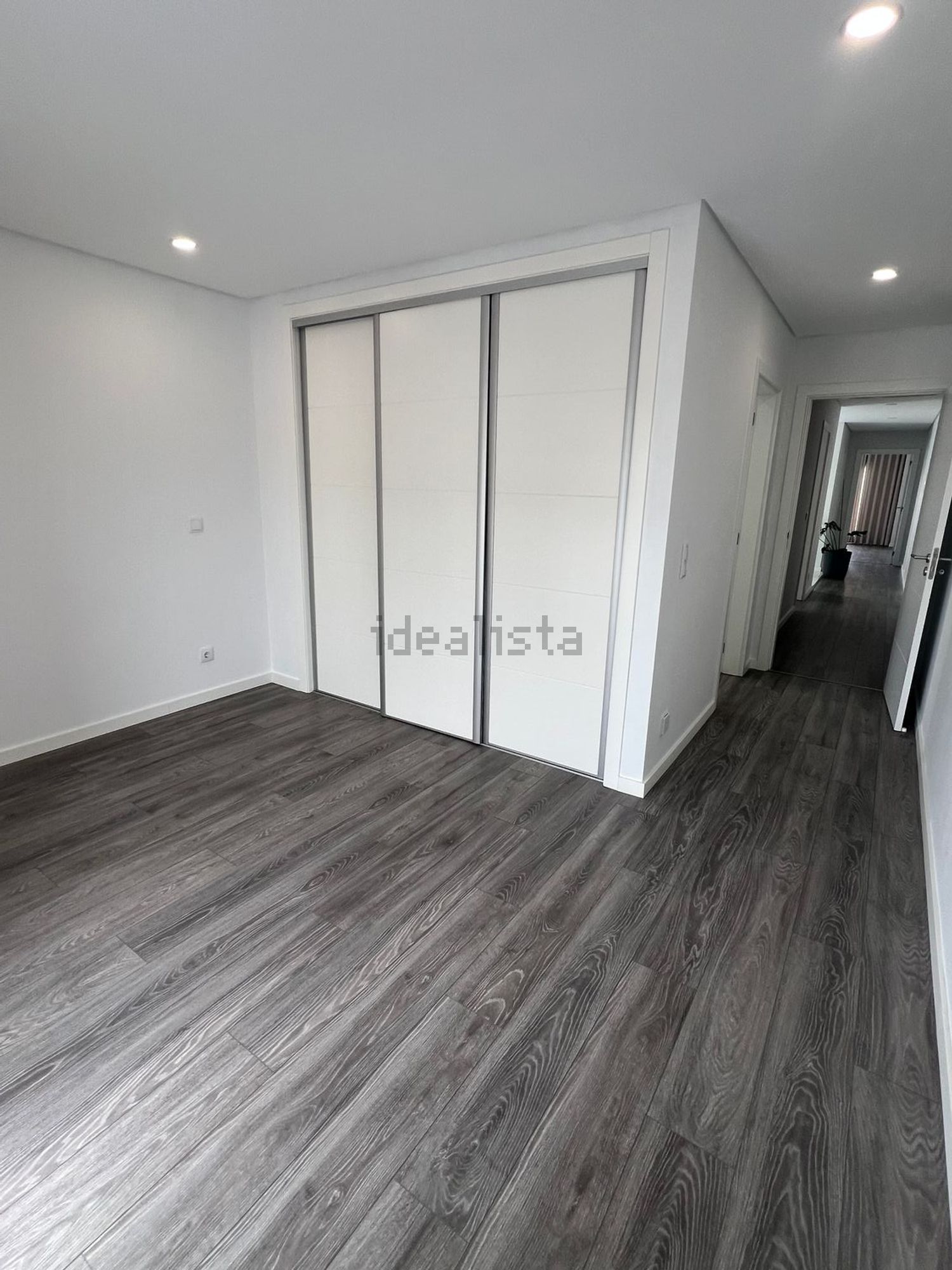 出租双拼别墅在Avenida do Seixal, 109 - 试衣间