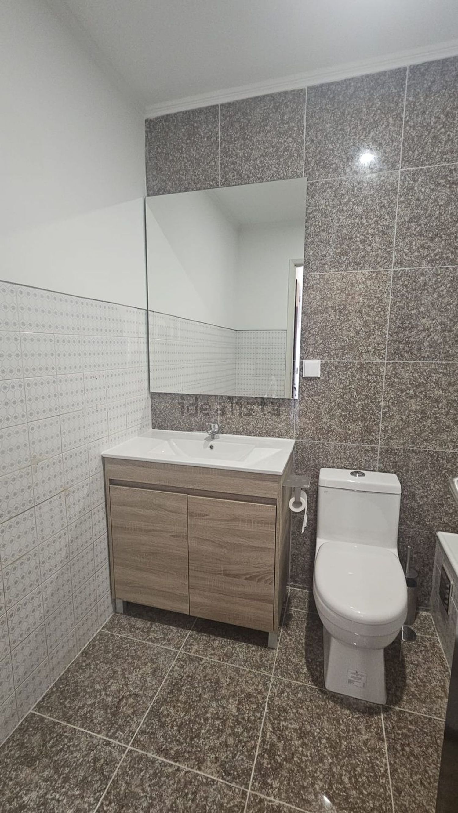 出租房间在Rua Nuno Gonçalves, 36 - 卫生间