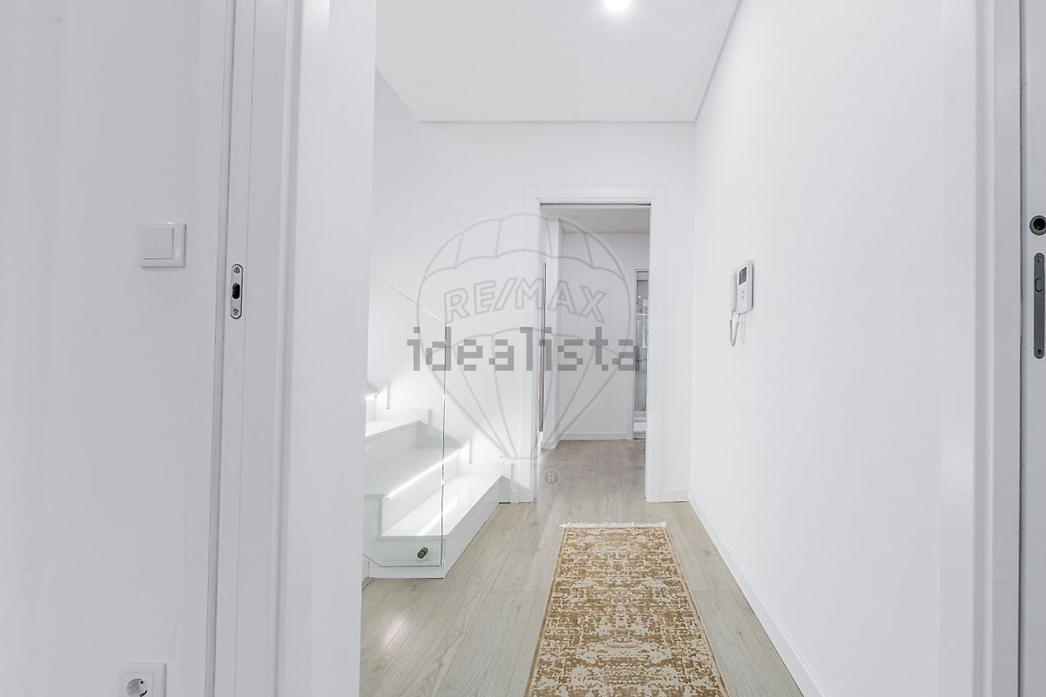 小楼房或独栋别墅出售在Rua da Ribeira - 过道