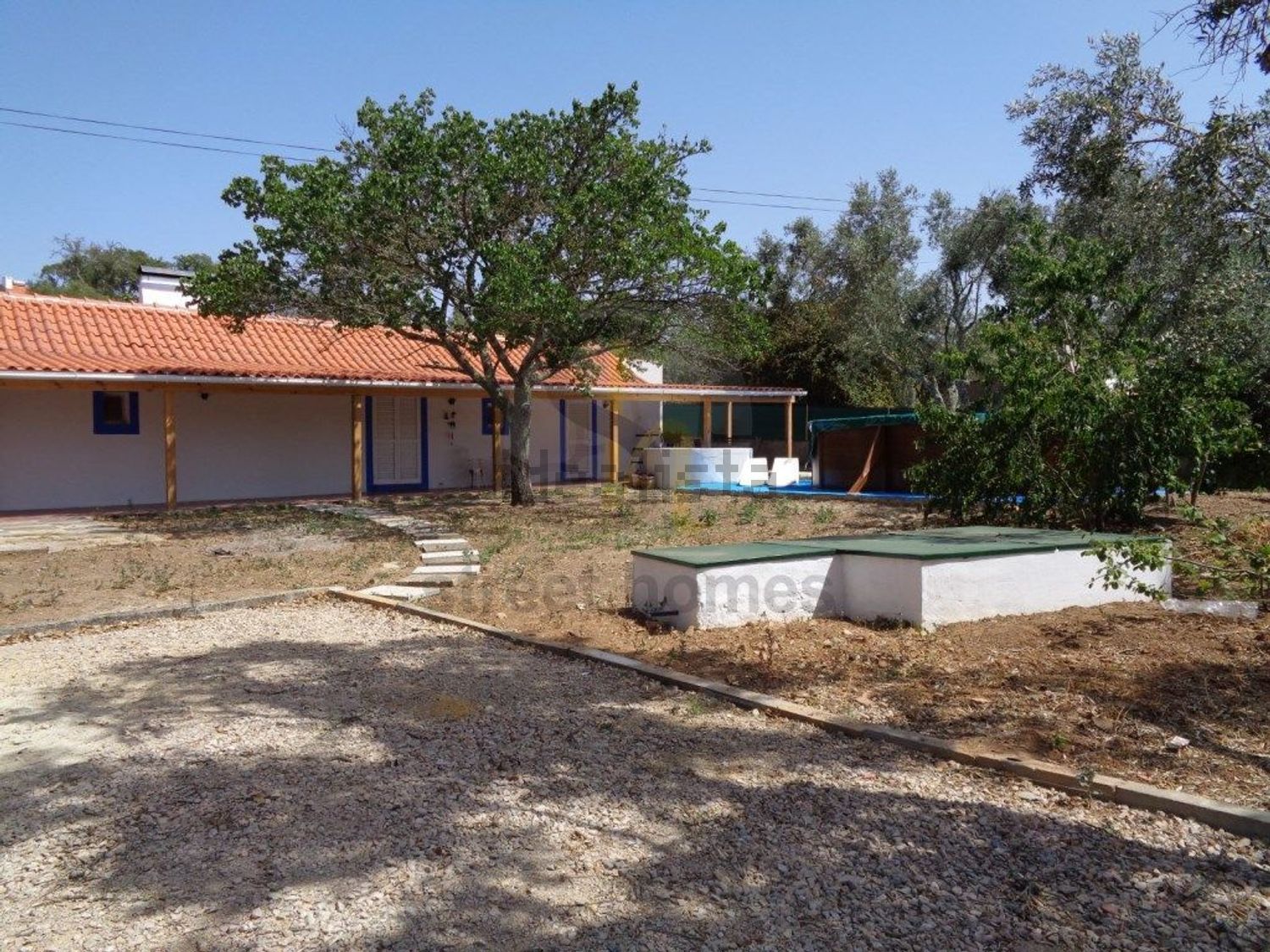 小楼房或独栋别墅出售M1076 - 外立面