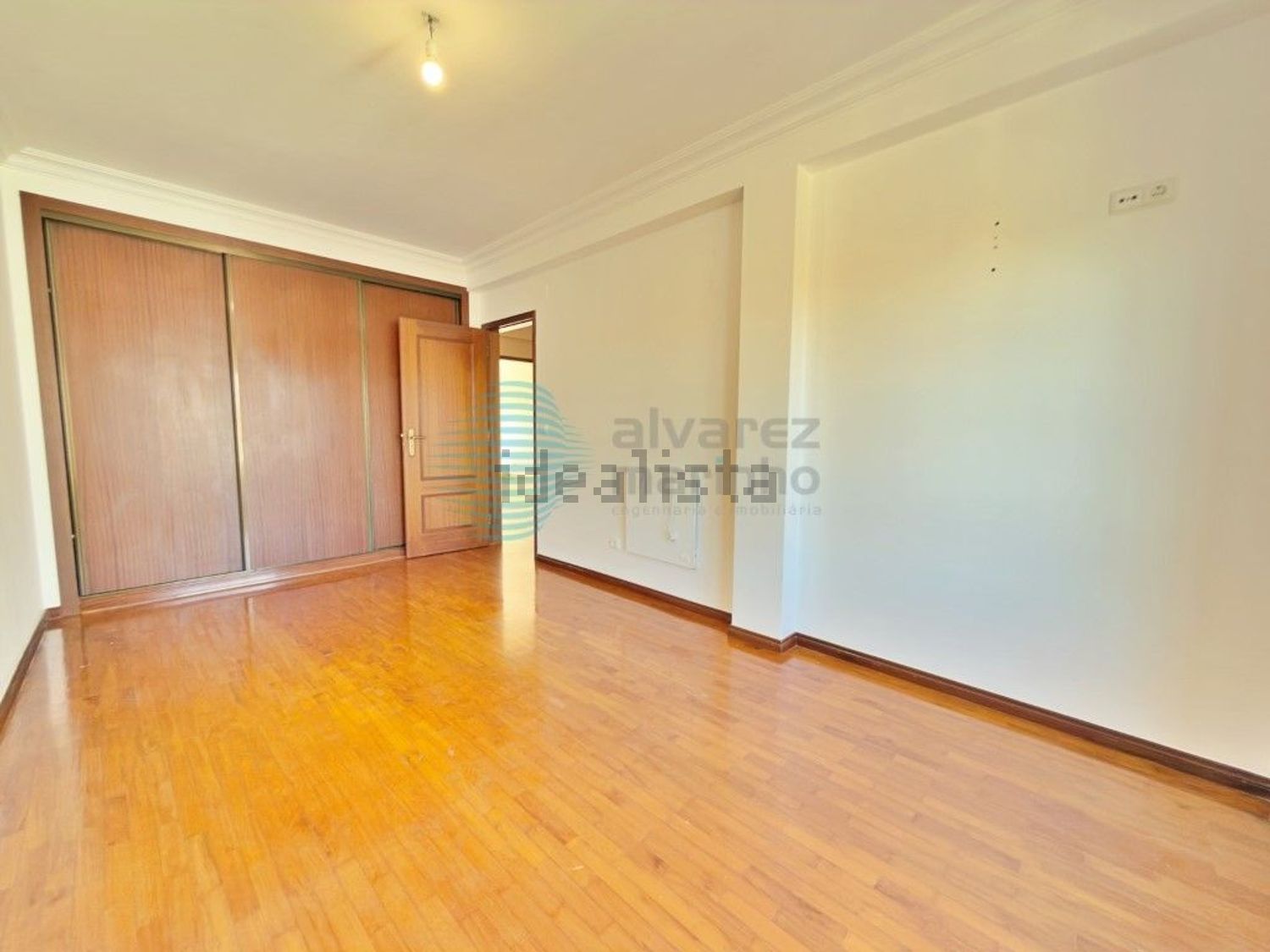 小楼房或独栋别墅出售在Rua 1° de Maio, 3 - 居住