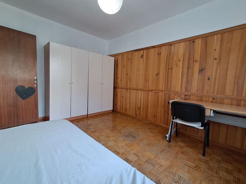 出租房间在Praceta Amadeu de Sousa Cardoso, 1