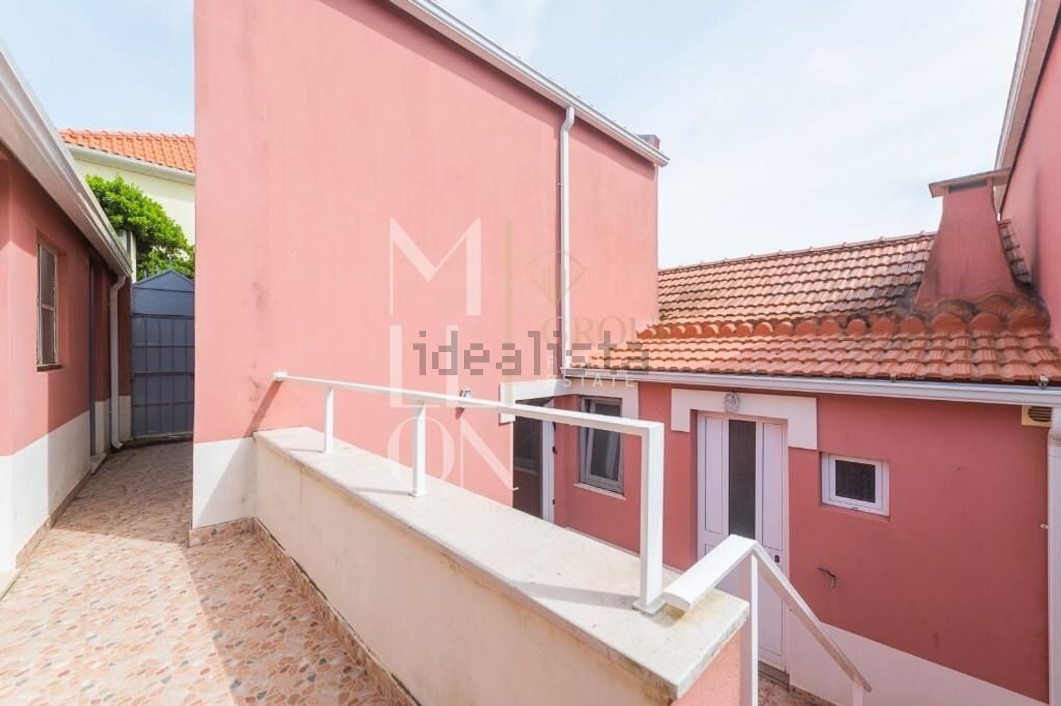 双拼别墅出售在Rua Combatentes da Grande Guerra s/n - 阳台