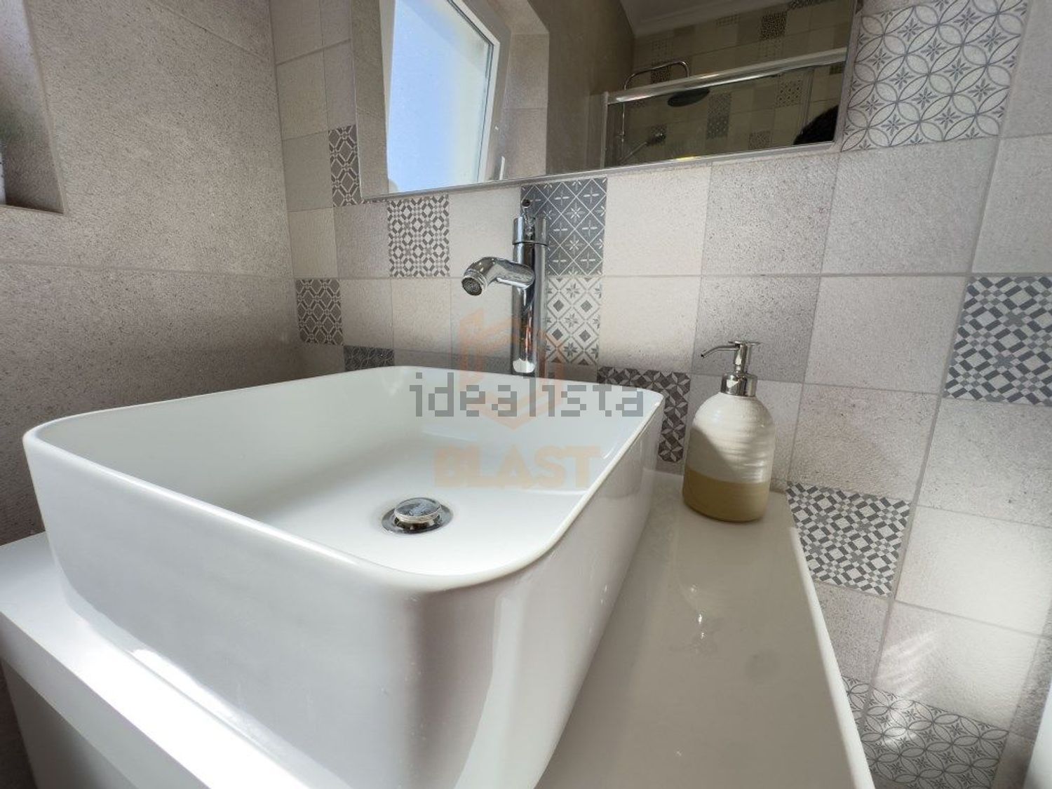 公寓 t3出售在Rua Doutor César Raúl da Costa Andrade - 卫生间