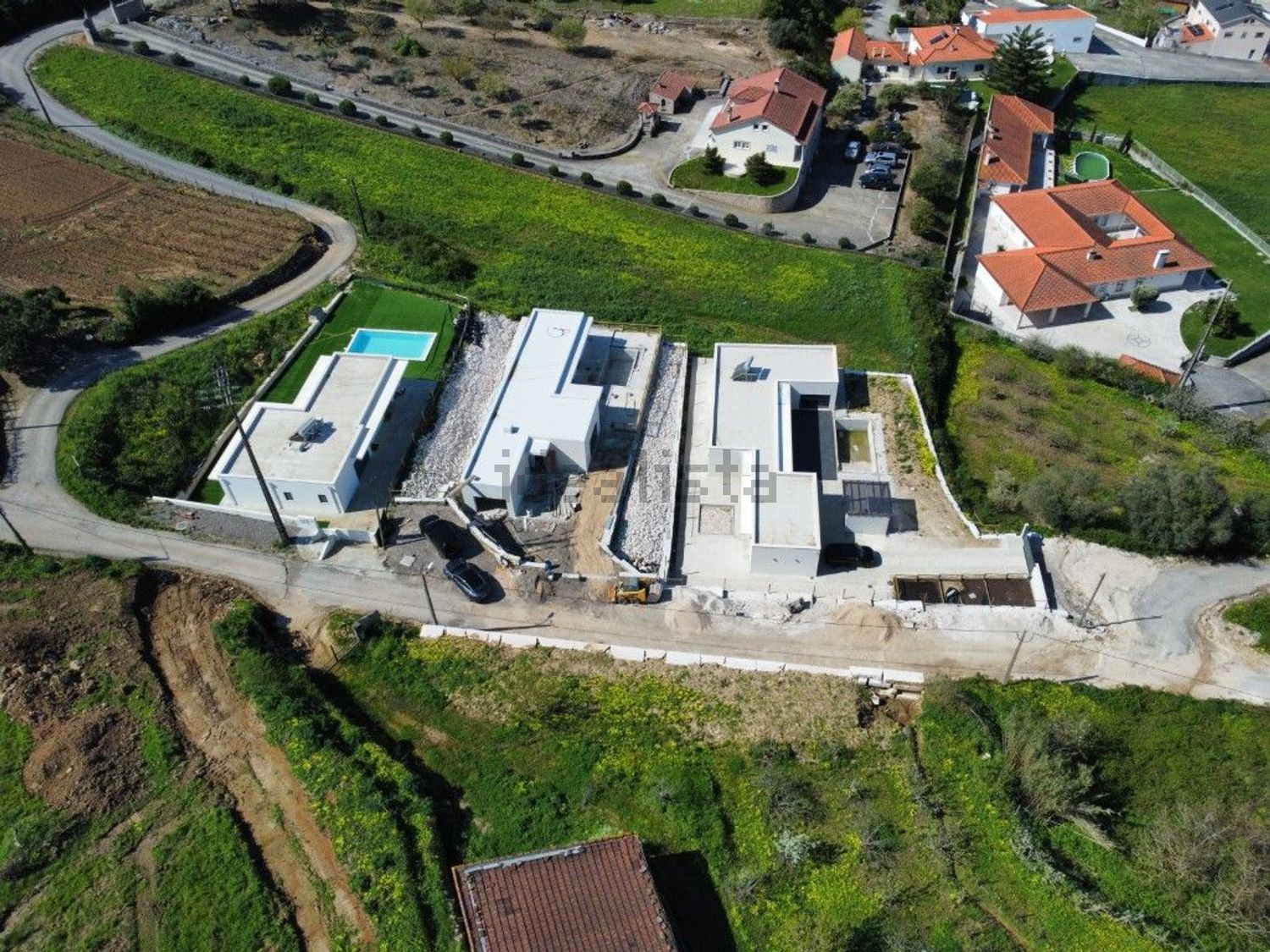 小楼房或独栋别墅出售在Lamas e Cercal - 照片