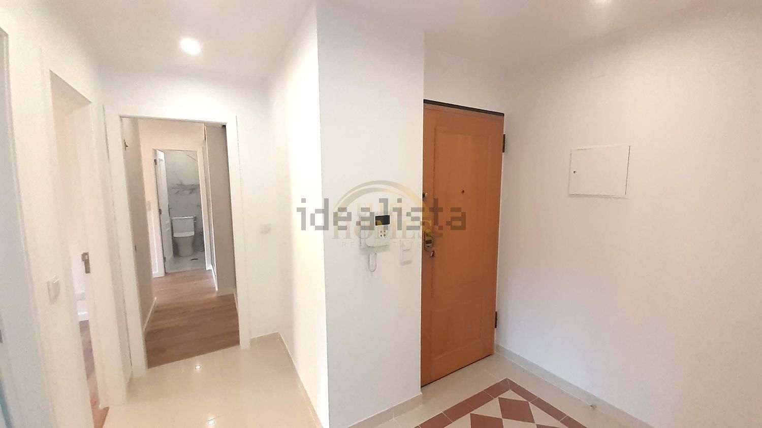 公寓 t3出售在Praceta Raúl Brandão - 过道