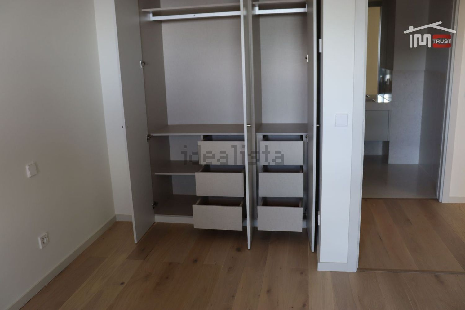 公寓 t1出售在Expo Sul - 试衣间