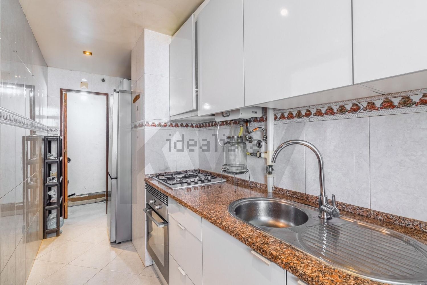 公寓 t2出售在Santo António dos Cavaleiros e Frielas - 厨房