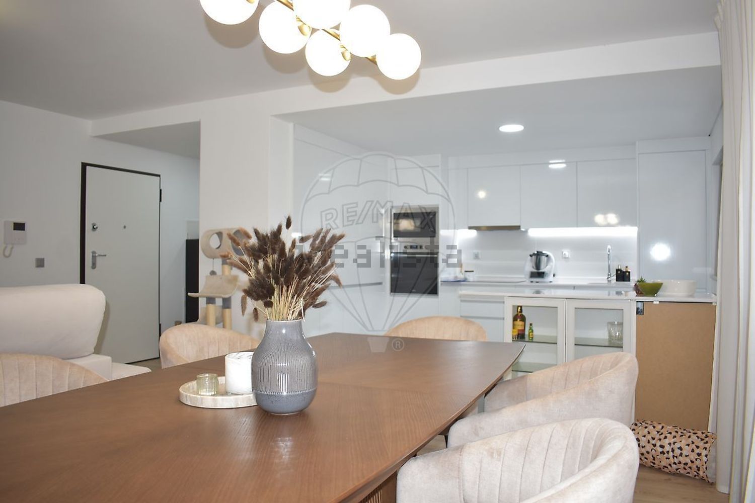 公寓 t2出售在Rua Gago Coutinho e Sacadura Cabral - 客厅