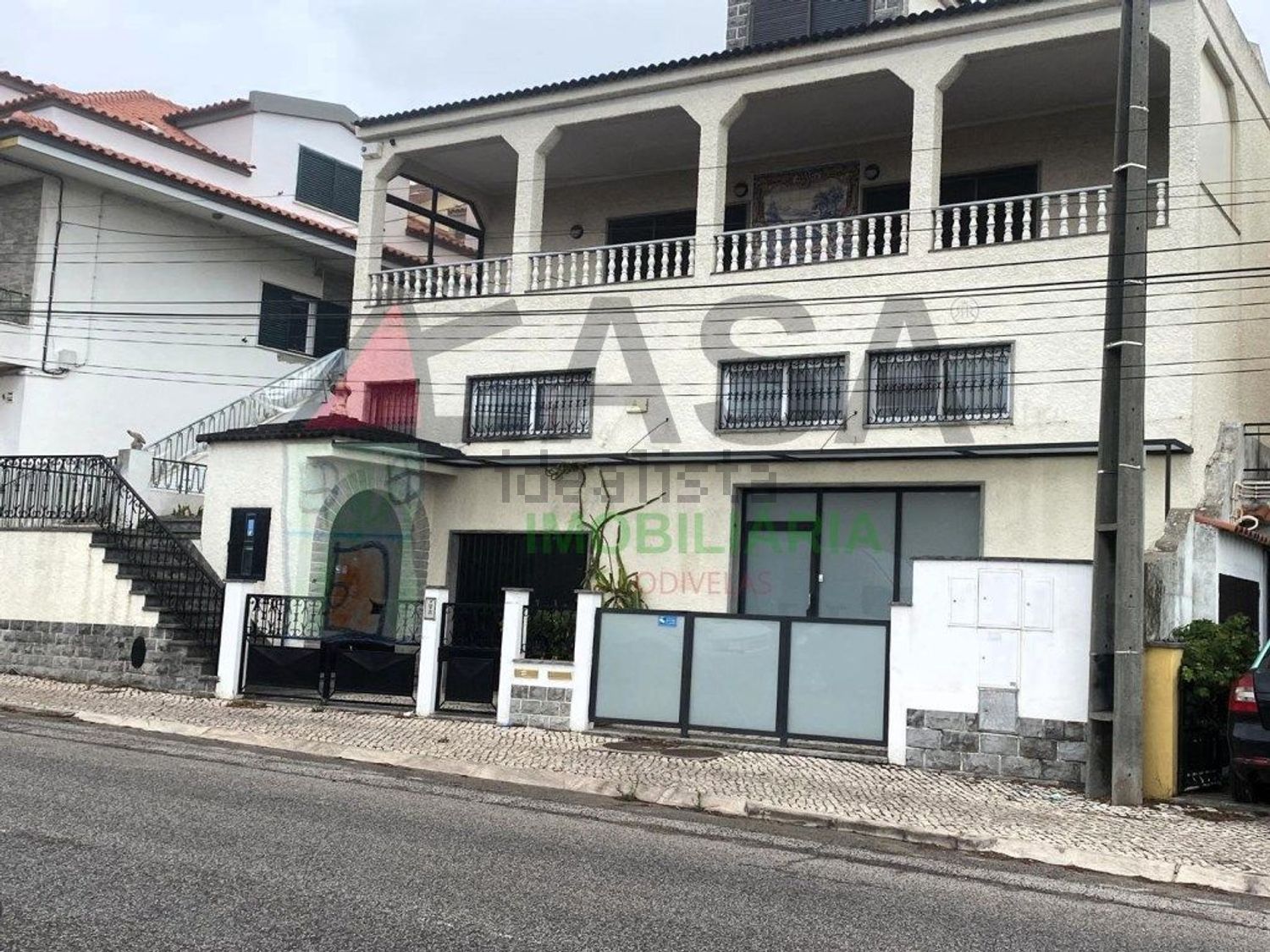 小楼房或独栋别墅出售在Rua Santo Estevão, 194 - 外立面