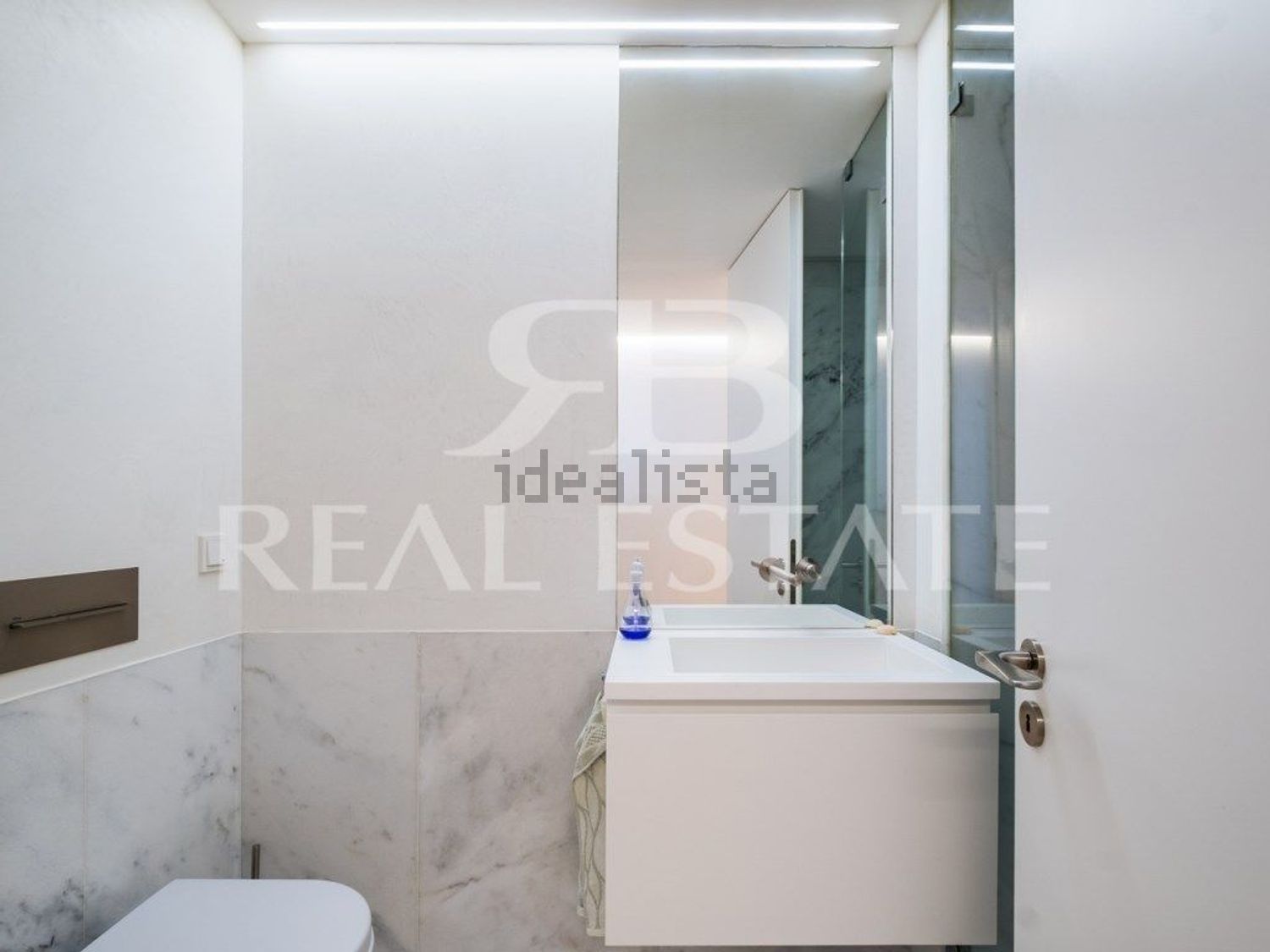 公寓 t3出售在Rua António Maria Cardoso, 11 - 卫生间