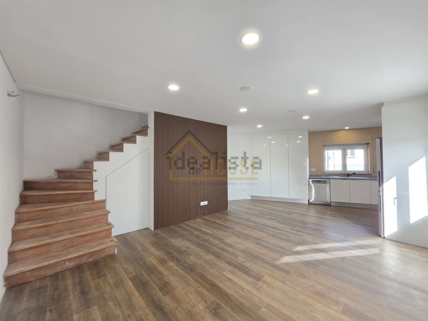 小楼房或独栋别墅出售在Rua da Cerda - 前厅