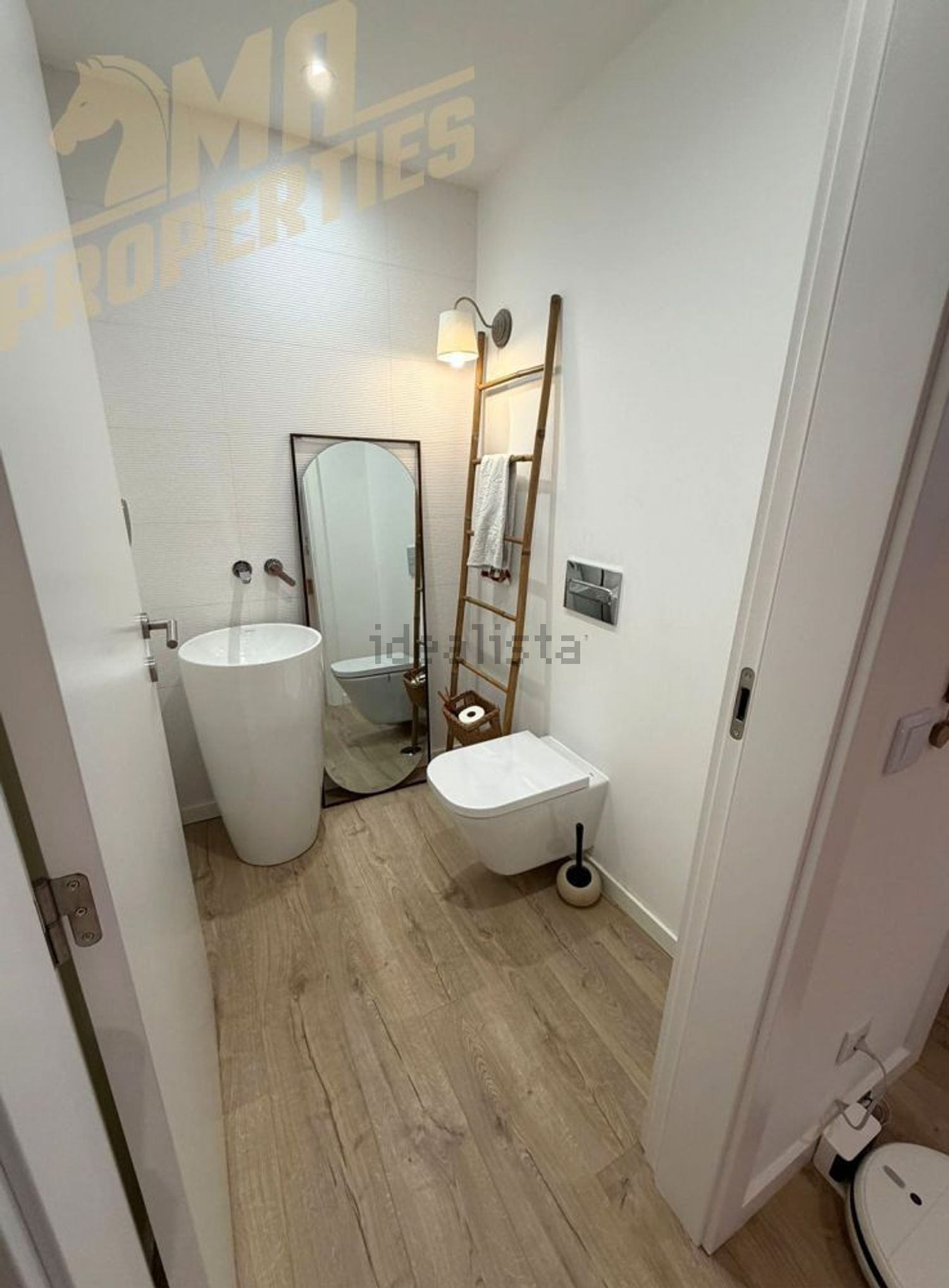 小楼房或独栋别墅出售在Rua da Mandinga, 20 - 卫生间